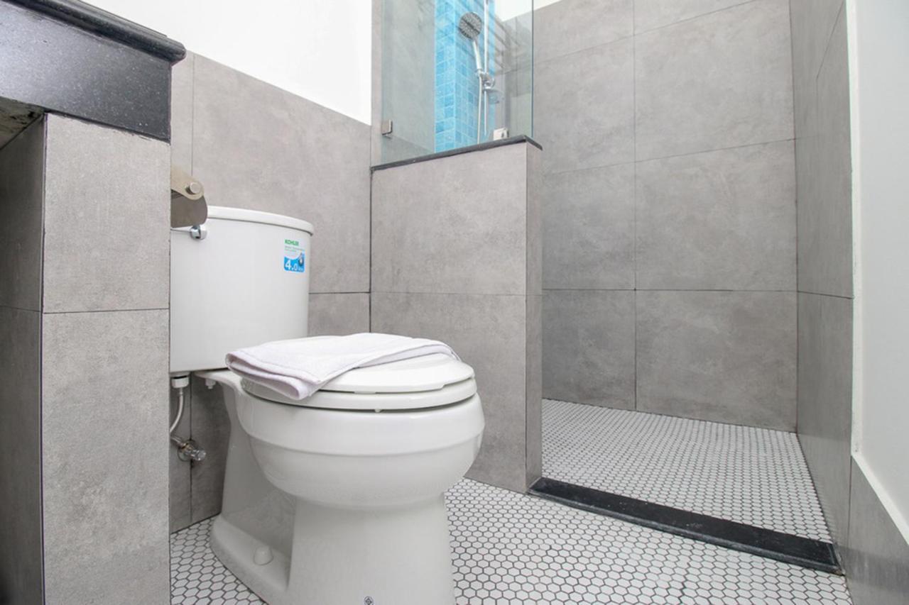 Saffron Suites Syariah Джакарта Екстериор снимка