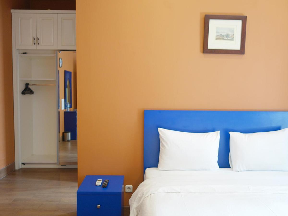 Saffron Suites Syariah Джакарта Екстериор снимка
