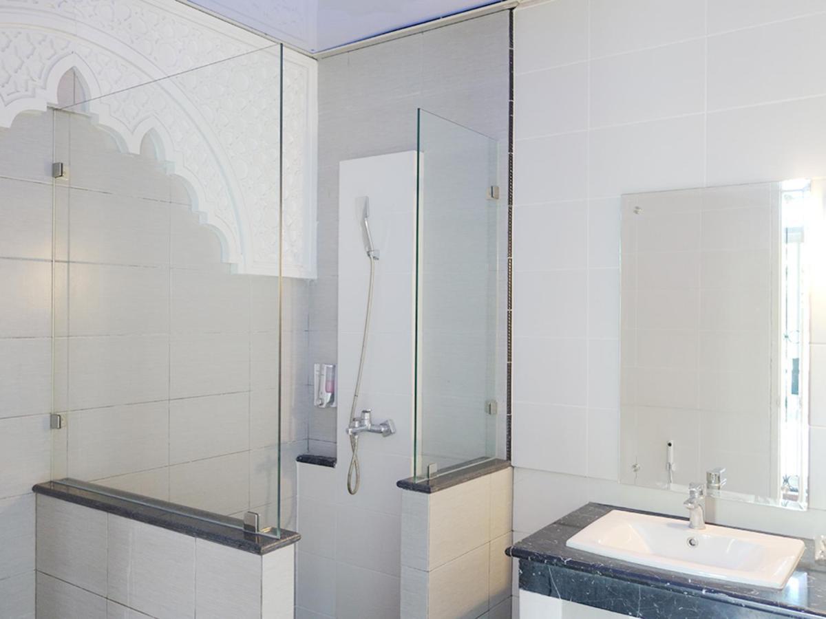 Saffron Suites Syariah Джакарта Екстериор снимка